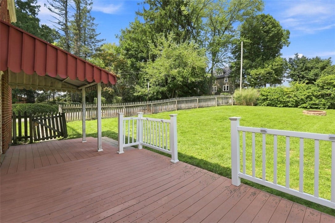 201 Broughton Rd, Bethel Park, PA 15102