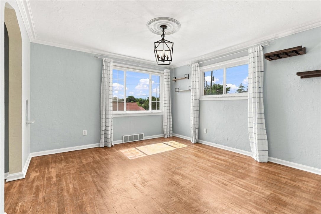 201 Broughton Rd, Bethel Park, PA 15102