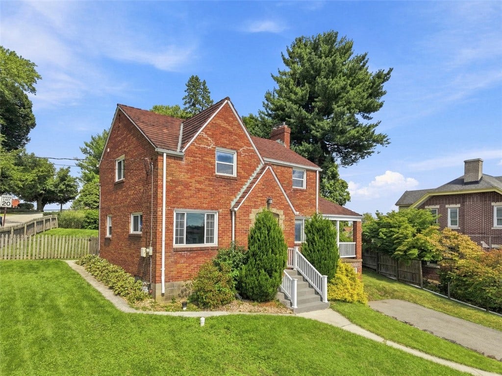 201 Broughton Rd, Bethel Park, PA 15102