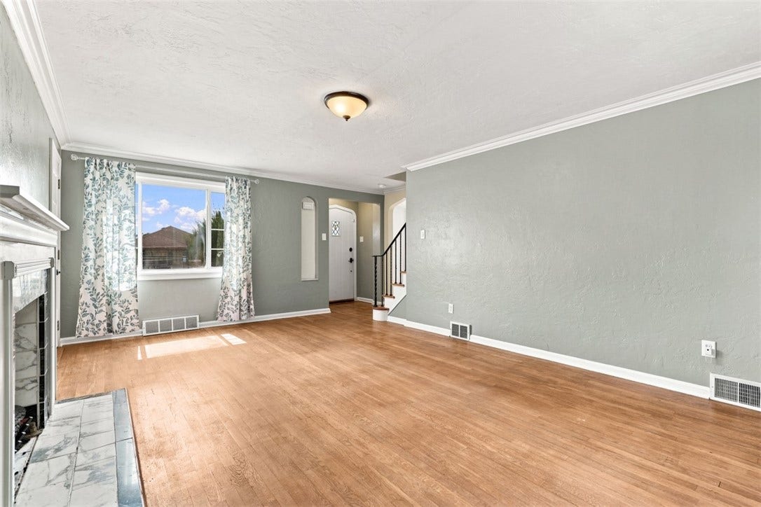 201 Broughton Rd, Bethel Park, PA 15102