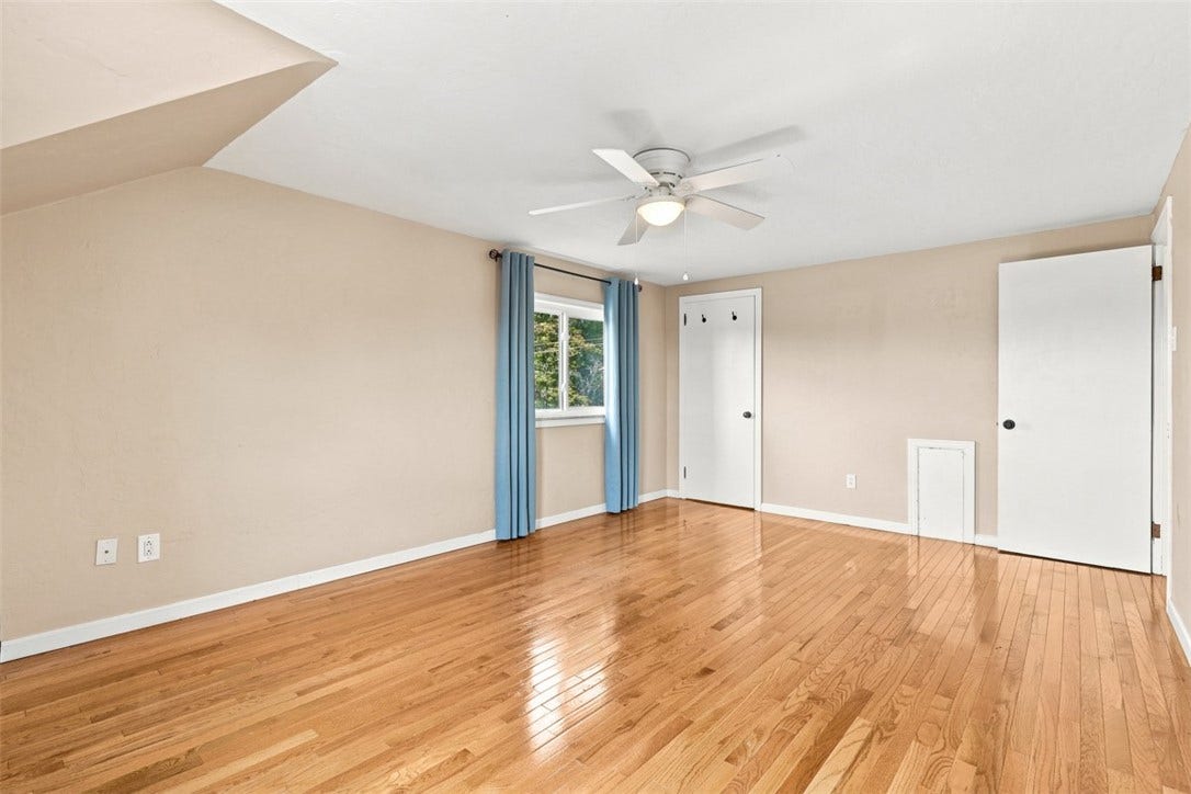 201 Broughton Rd, Bethel Park, PA 15102
