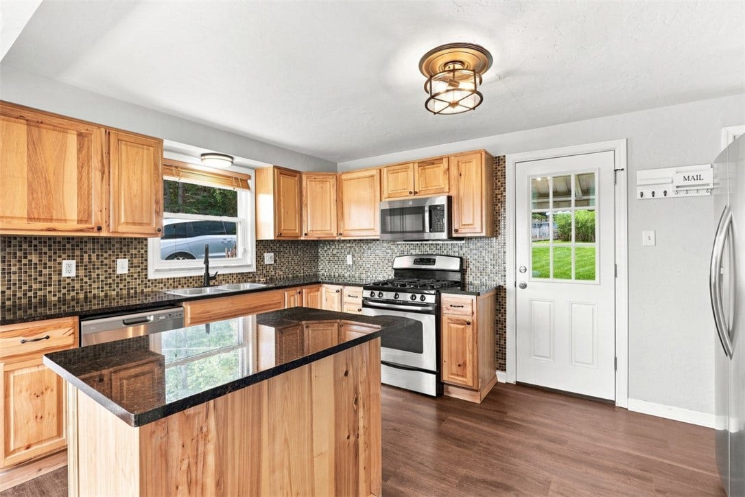 201 Broughton Rd, Bethel Park, PA 15102