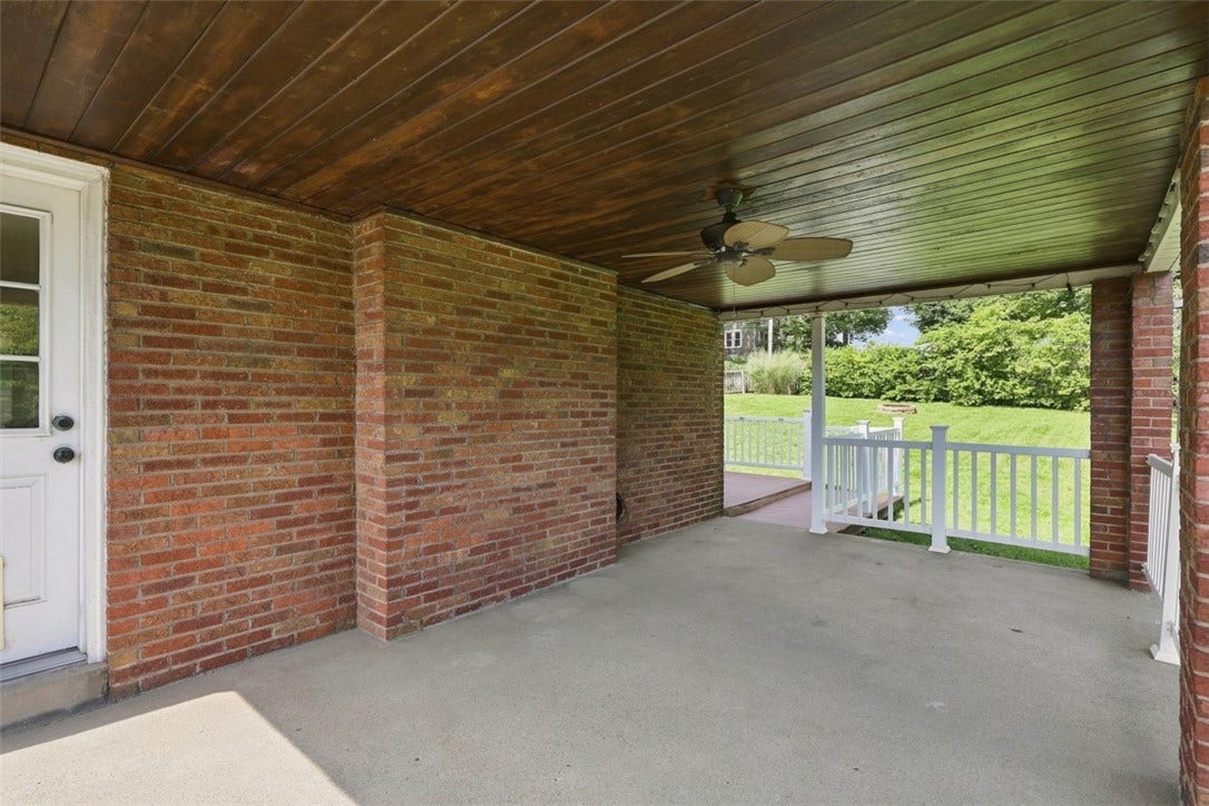 201 Broughton Rd, Bethel Park, PA 15102