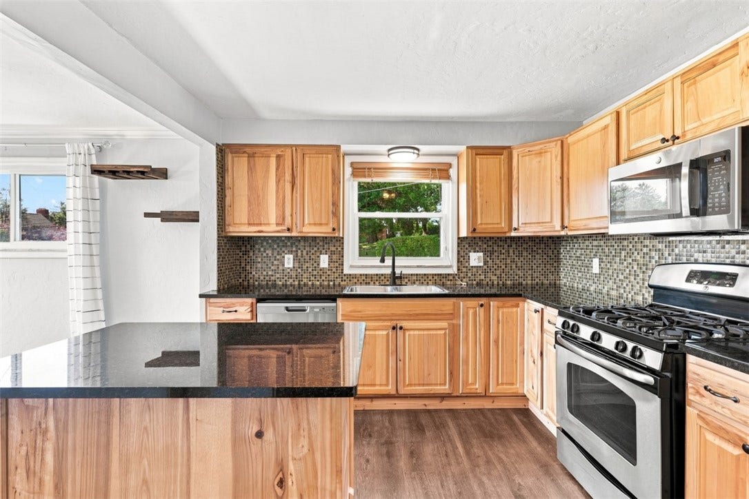 201 Broughton Rd, Bethel Park, PA 15102
