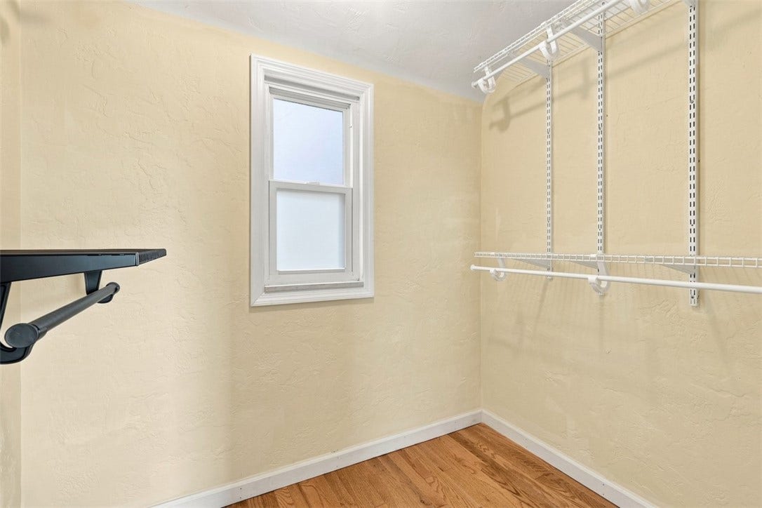 201 Broughton Rd, Bethel Park, PA 15102