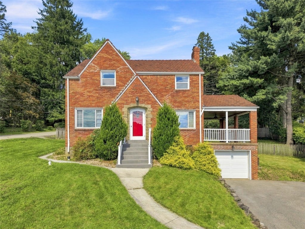 201 Broughton Rd, Bethel Park, PA 15102