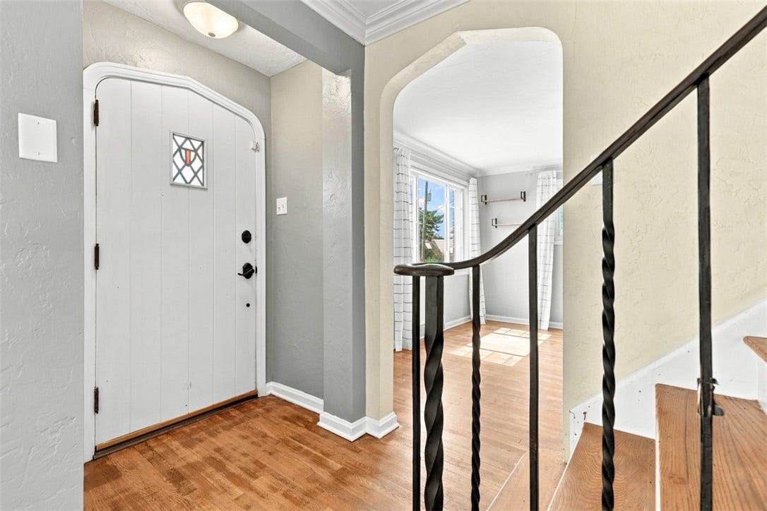 201 Broughton Rd, Bethel Park, PA 15102