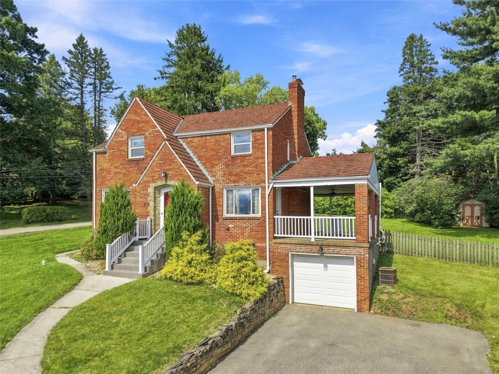 201 Broughton Rd, Bethel Park, PA 15102