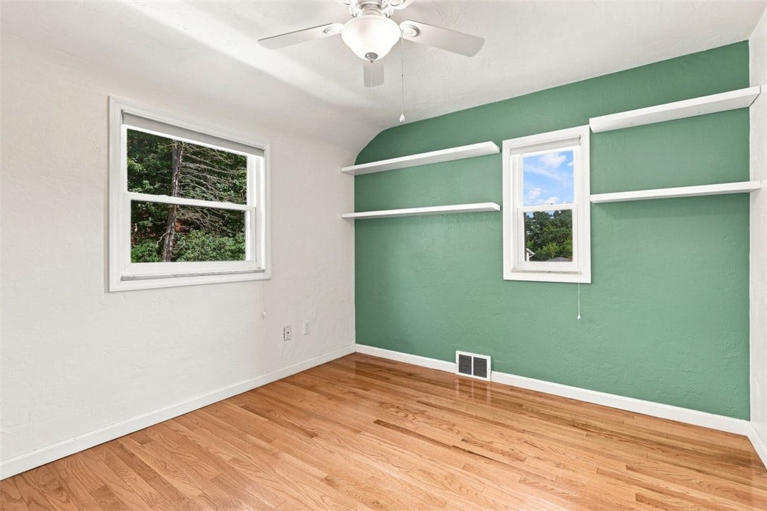 201 Broughton Rd, Bethel Park, PA 15102