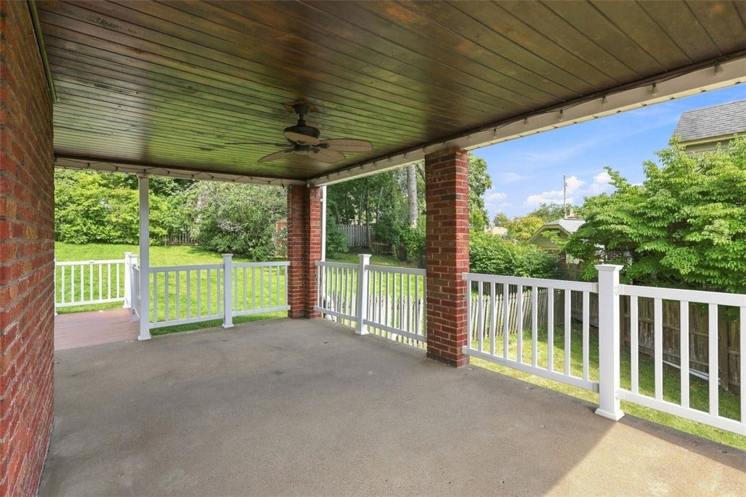 201 Broughton Rd, Bethel Park, PA 15102