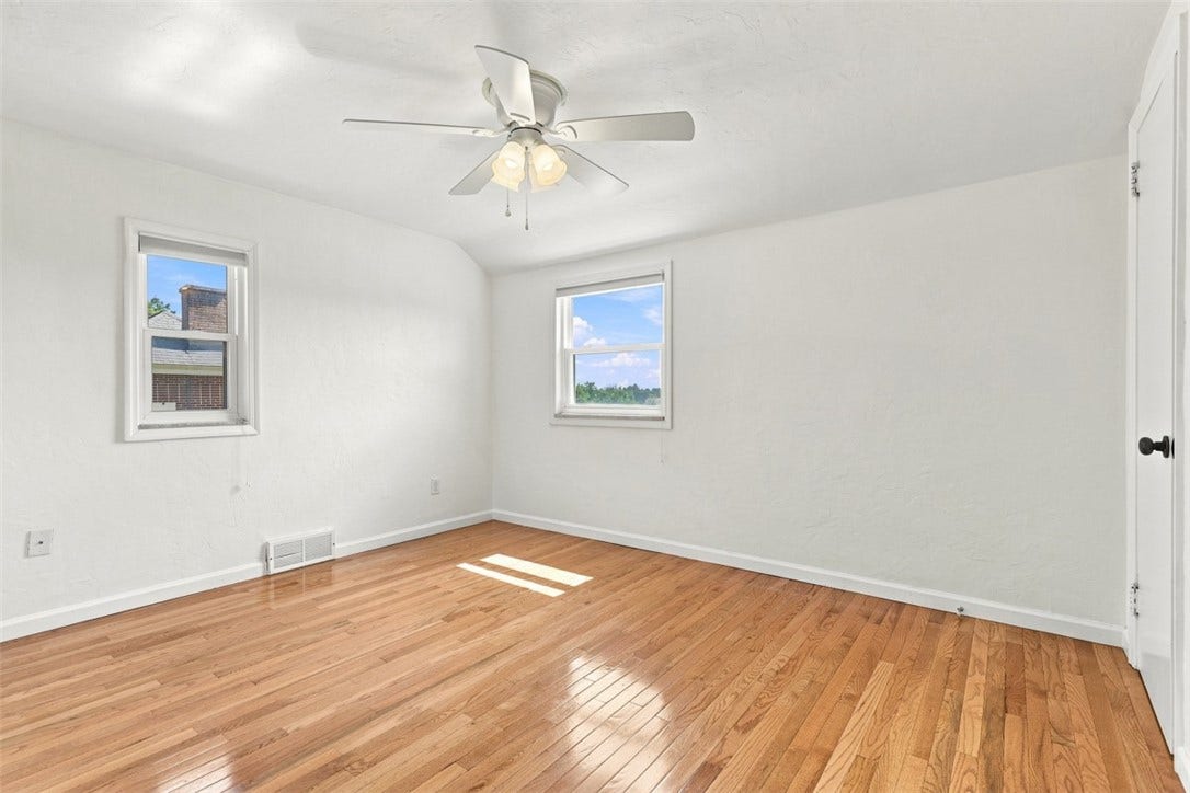 201 Broughton Rd, Bethel Park, PA 15102