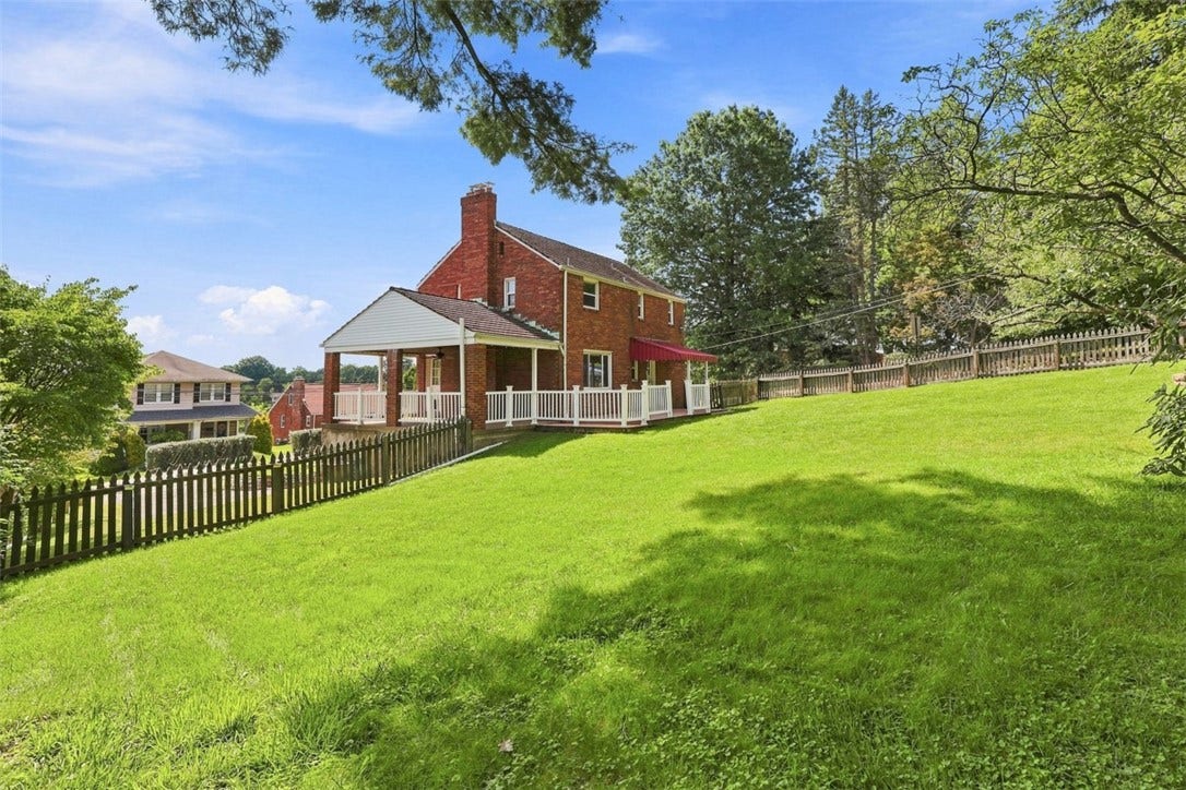 201 Broughton Rd, Bethel Park, PA 15102