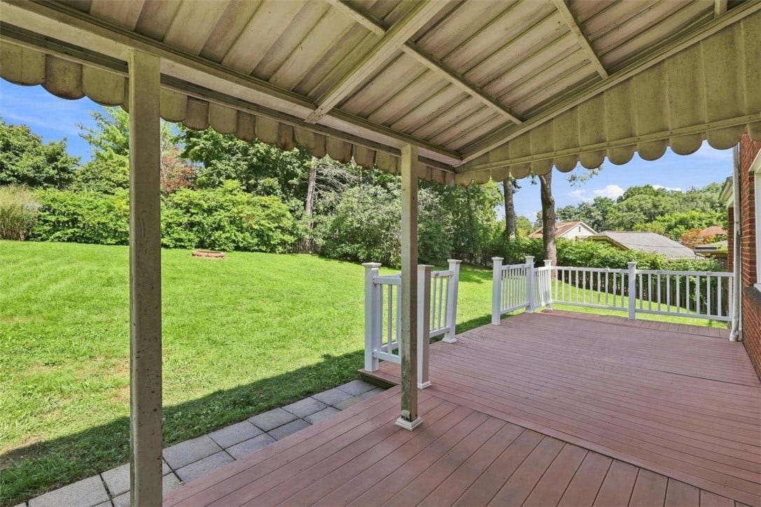201 Broughton Rd, Bethel Park, PA 15102