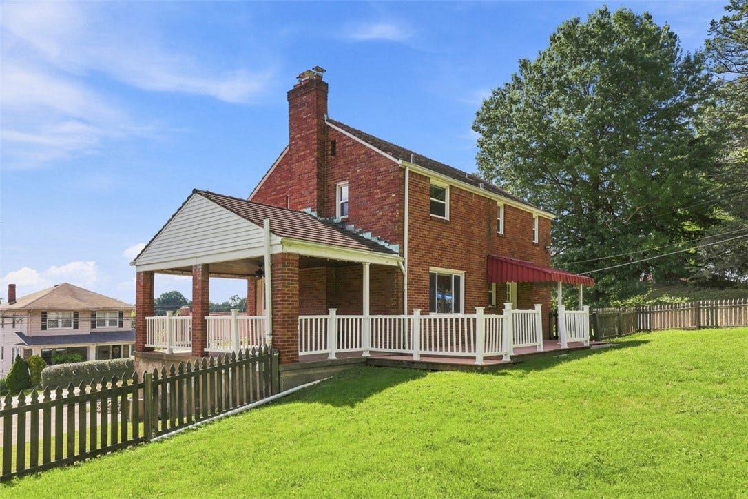 201 Broughton Rd, Bethel Park, PA 15102