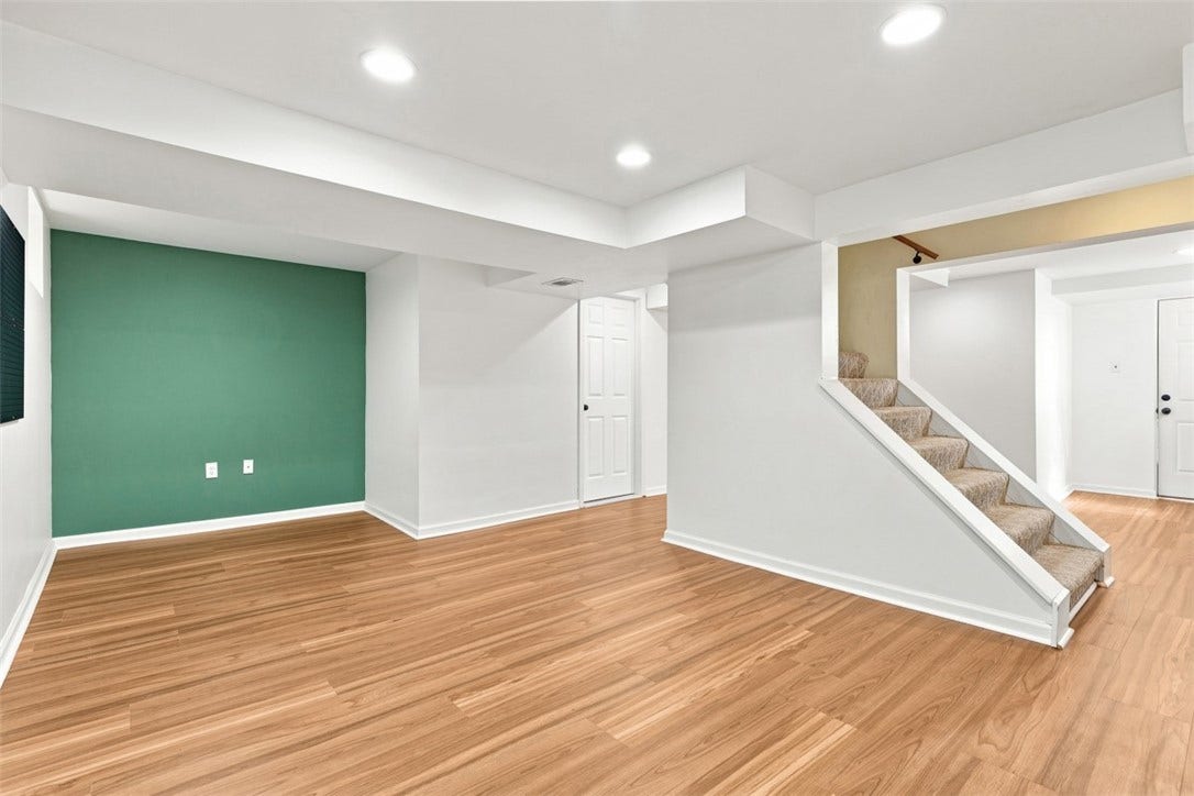 201 Broughton Rd, Bethel Park, PA 15102