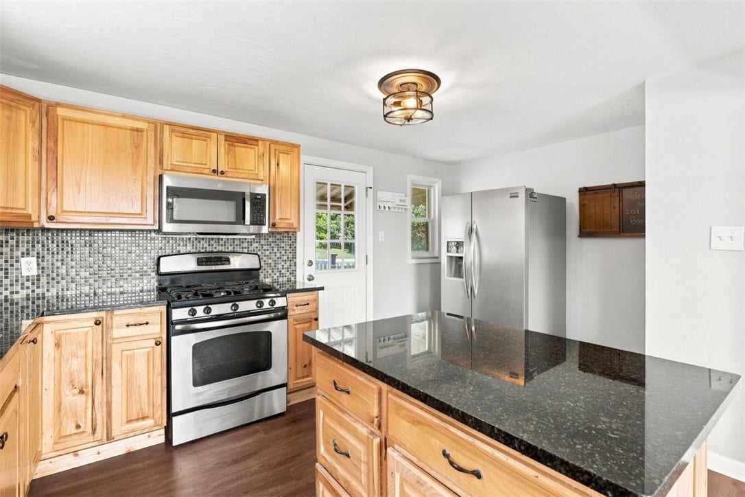 201 Broughton Rd, Bethel Park, PA 15102
