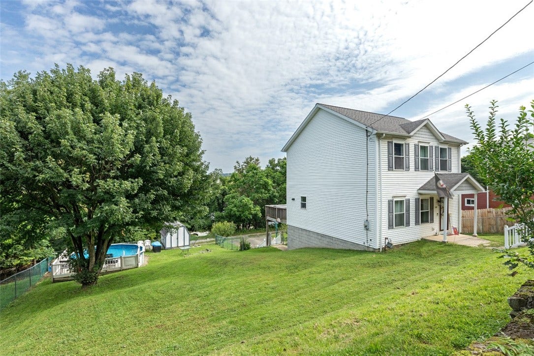 309 Chestnut St, Jeannette, PA 15644