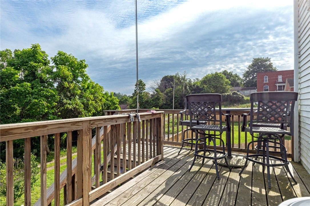 309 Chestnut St, Jeannette, PA 15644