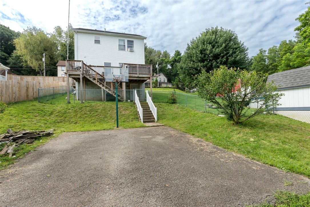 309 Chestnut St, Jeannette, PA 15644