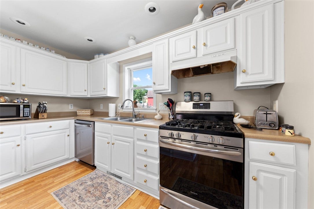 309 Chestnut St, Jeannette, PA 15644