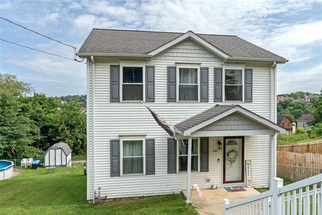 309 Chestnut St, Jeannette, PA 15644