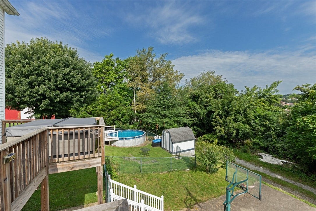309 Chestnut St, Jeannette, PA 15644
