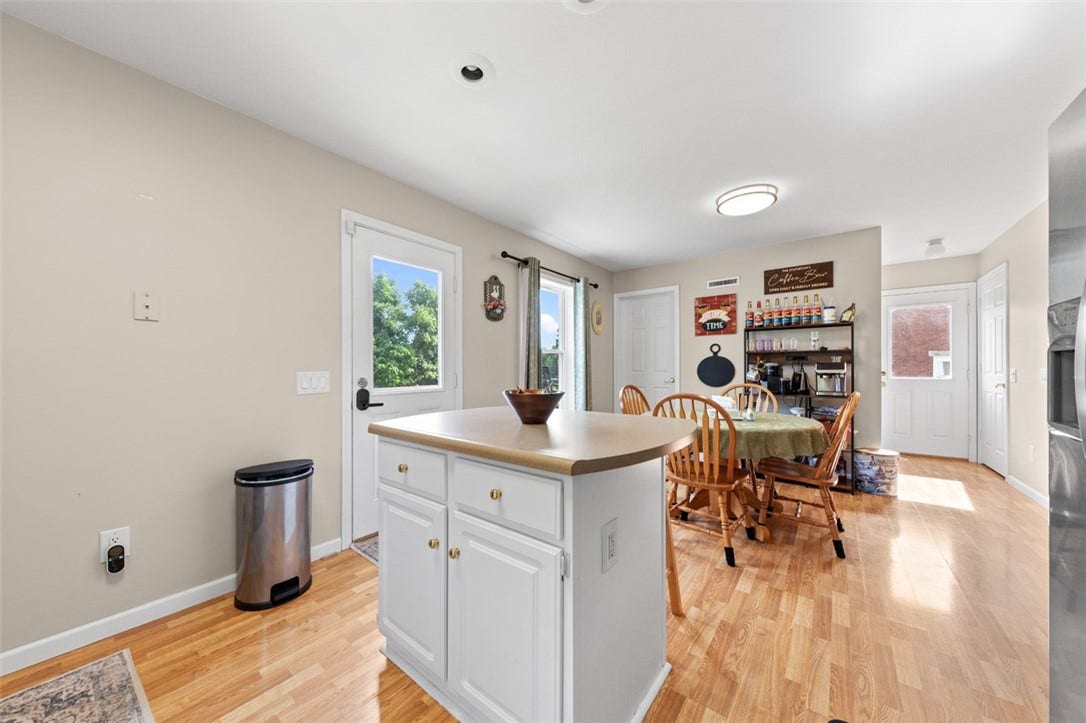 309 Chestnut St, Jeannette, PA 15644