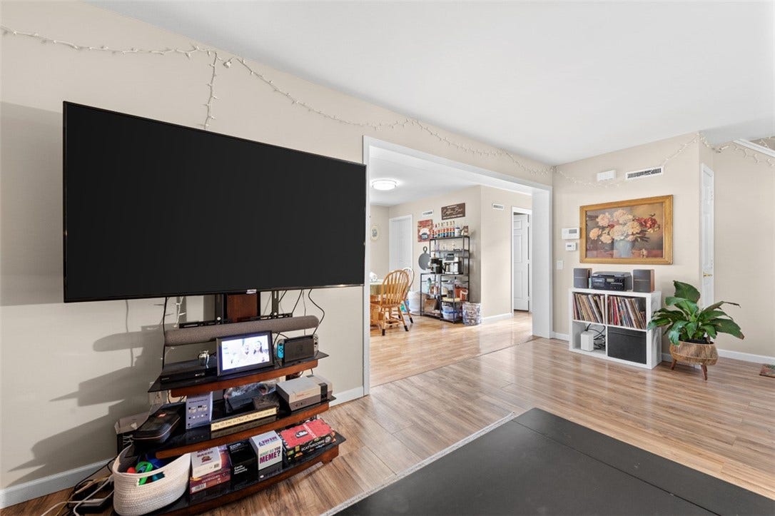 309 Chestnut St, Jeannette, PA 15644