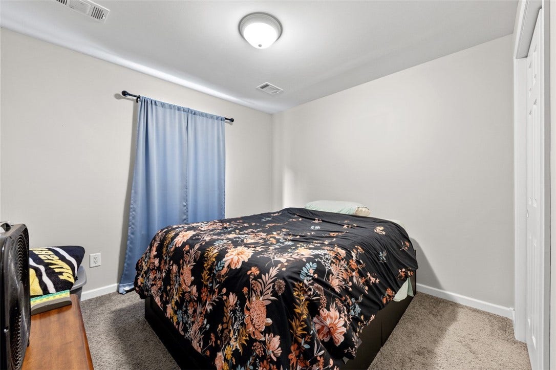 309 Chestnut St, Jeannette, PA 15644