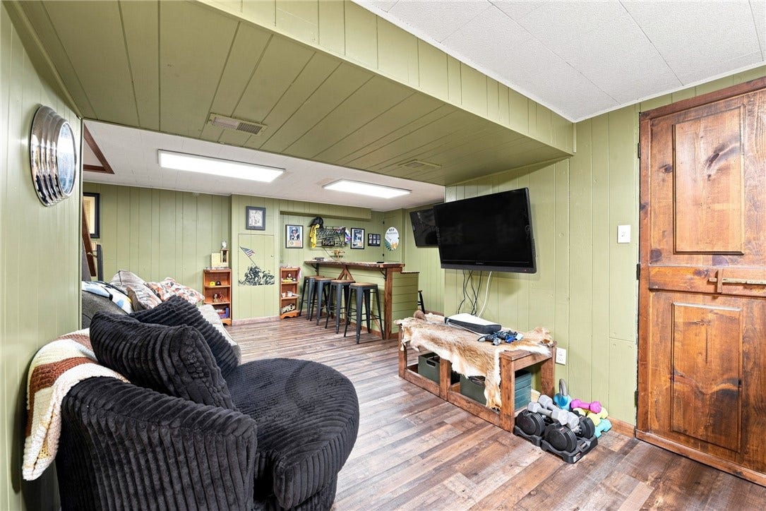 10322 Roseway Blvd, North Huntingdon, PA 15642
