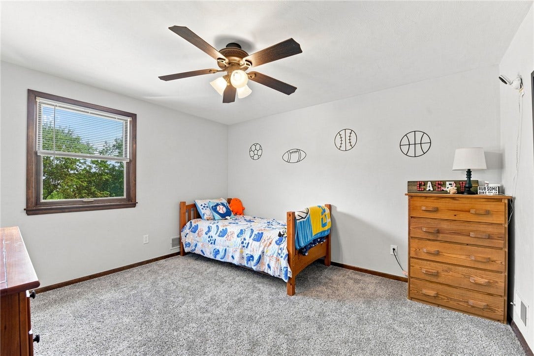 10322 Roseway Blvd, North Huntingdon, PA 15642