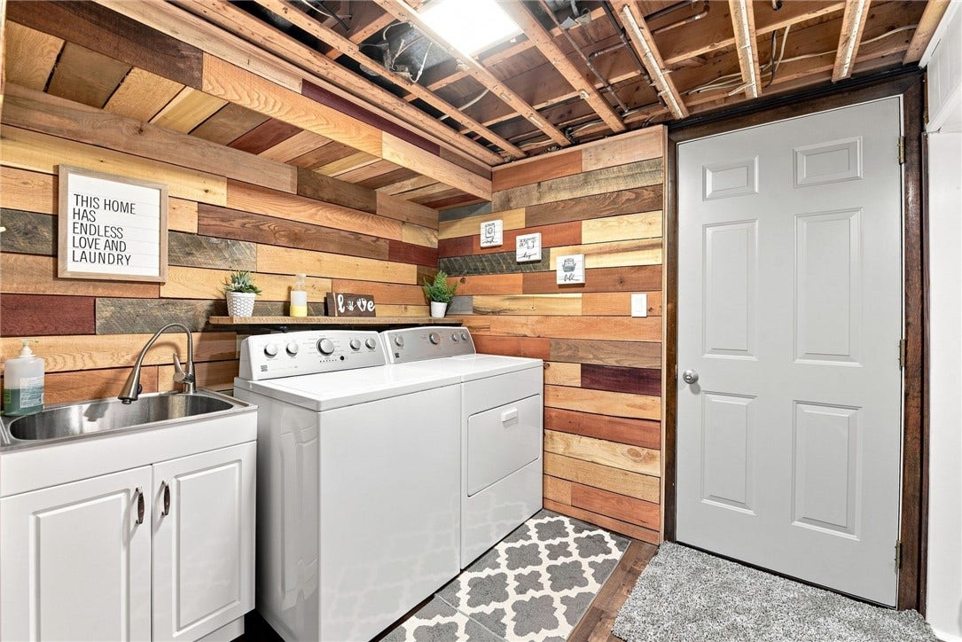 10322 Roseway Blvd, North Huntingdon, PA 15642