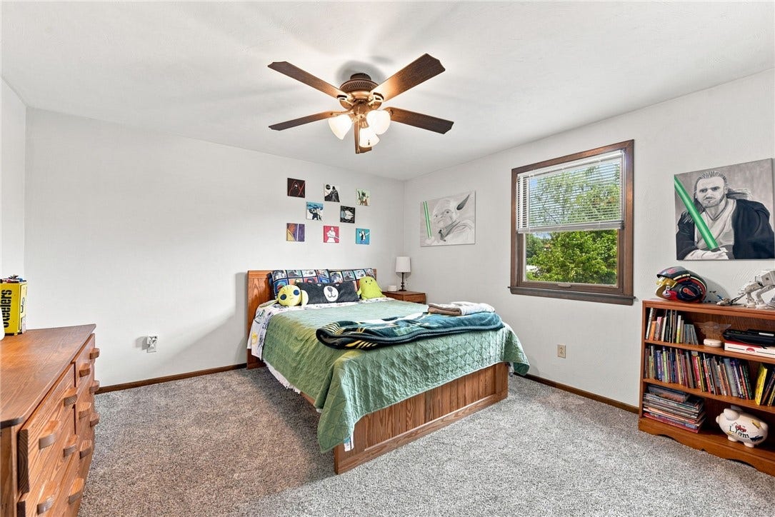 10322 Roseway Blvd, North Huntingdon, PA 15642