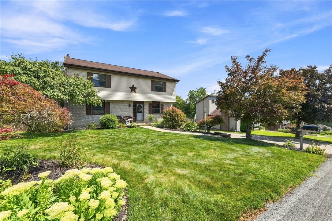 10322 Roseway Blvd, North Huntingdon, PA 15642