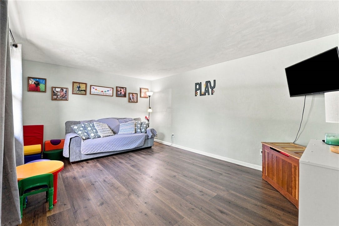 10322 Roseway Blvd, North Huntingdon, PA 15642