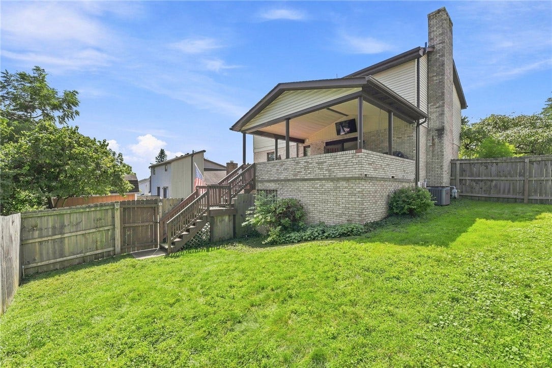 10322 Roseway Blvd, North Huntingdon, PA 15642