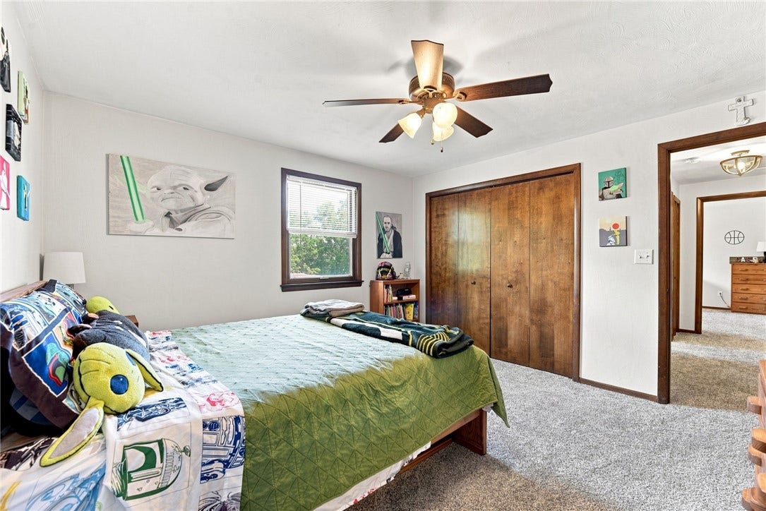 10322 Roseway Blvd, North Huntingdon, PA 15642