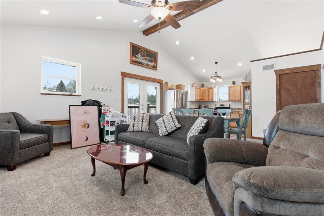 2976 Henderson Road, Washington, PA 15301