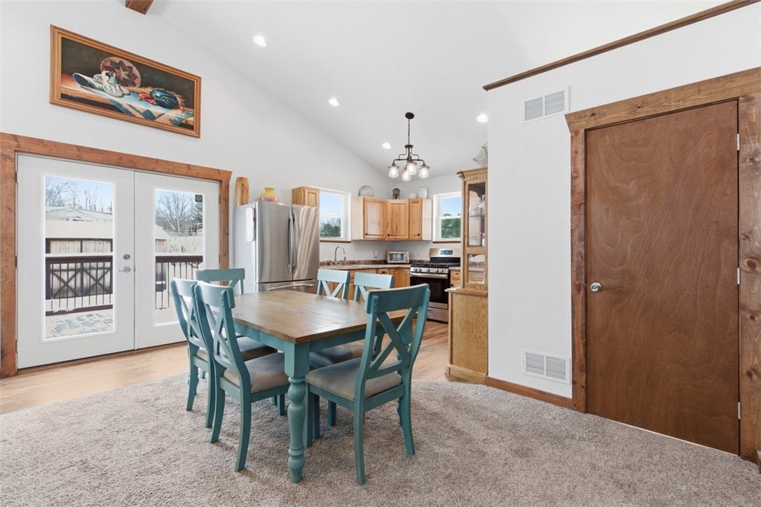 2976 Henderson Road, Washington, PA 15301