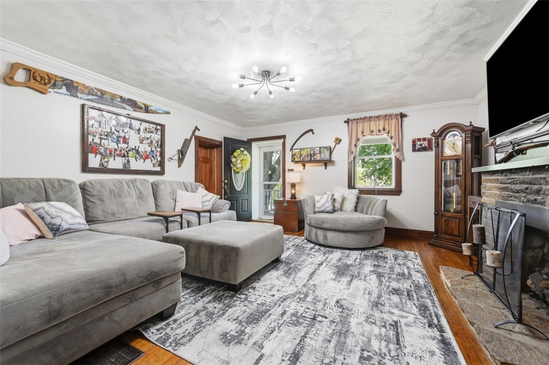 2976 Henderson Road, Washington, PA 15301