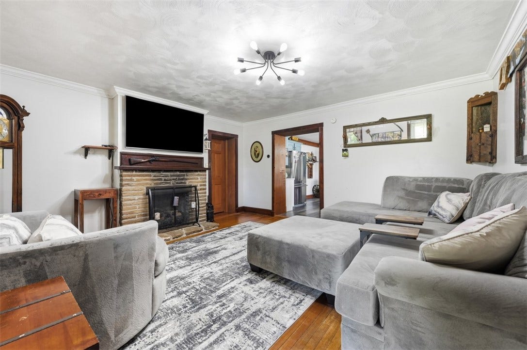 2976 Henderson Road, Washington, PA 15301
