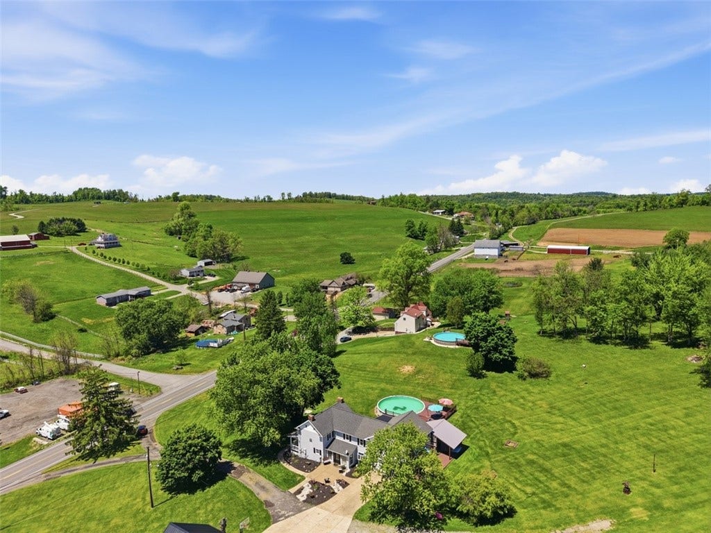 2976 Henderson Road, Washington, PA 15301