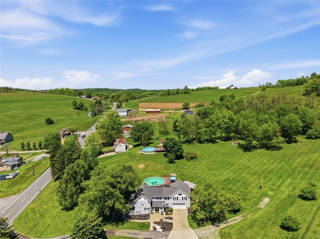 2976 Henderson Road, Washington, PA 15301