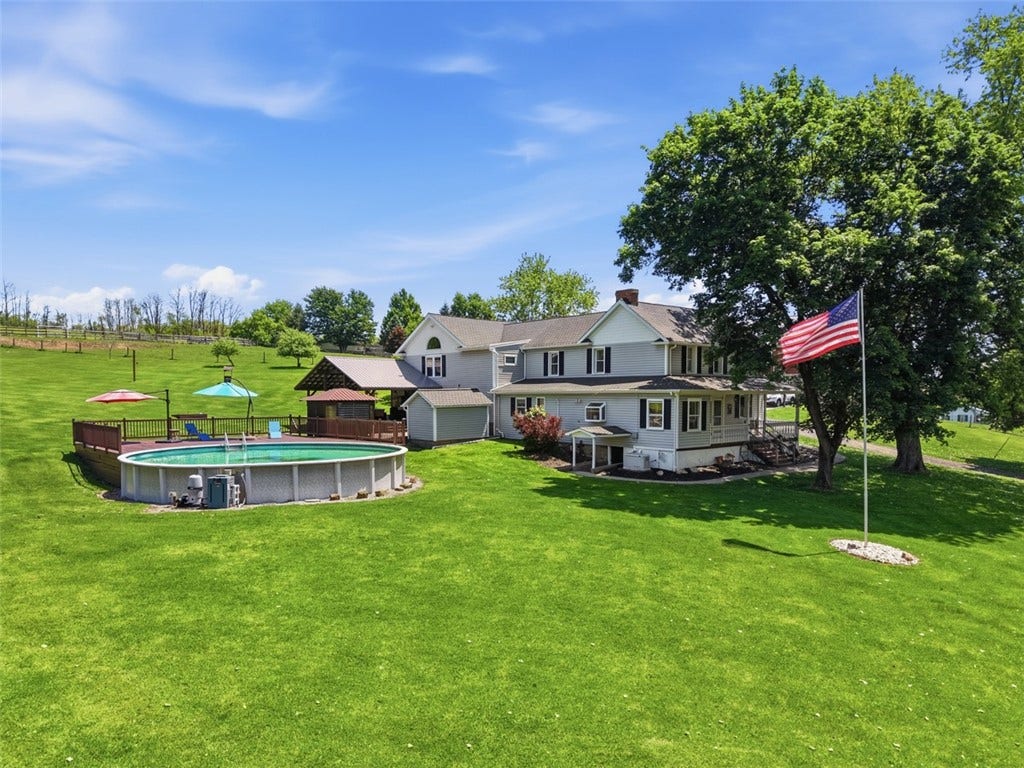 2976 Henderson Road, Washington, PA 15301