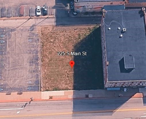 225 S Main St, Greensburg, PA 15601