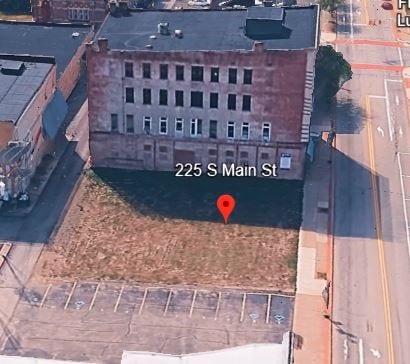 225 S Main St, Greensburg, PA 15601