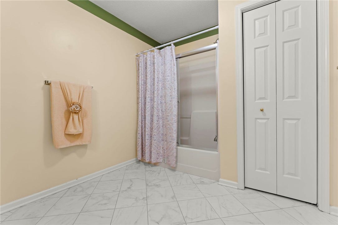 108 Great Rock Drive, Bethel Park, PA 15102