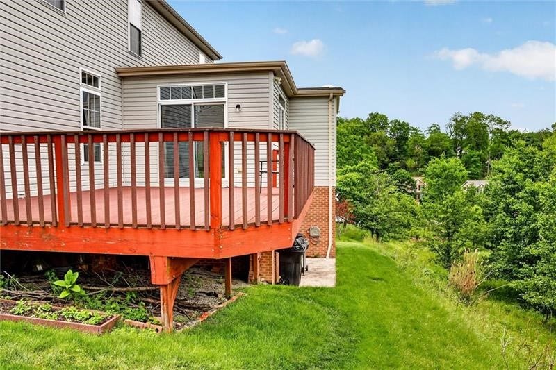 108 Great Rock Drive, Bethel Park, PA 15102