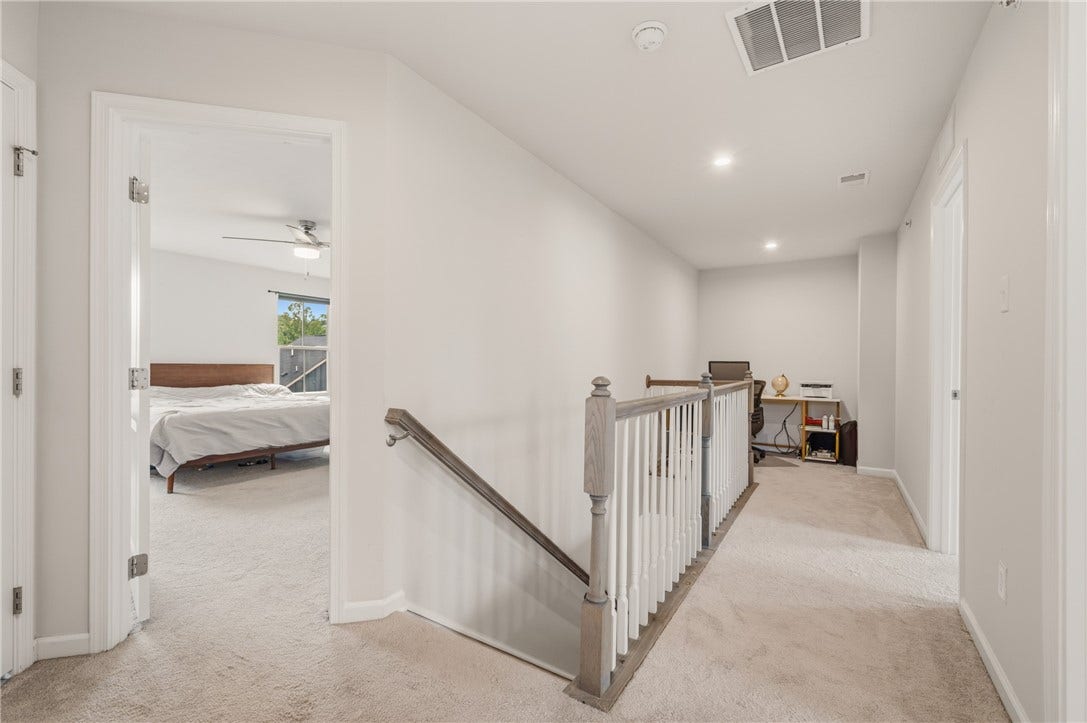 3001 Kapalua Ln, Jeannette, PA 15644