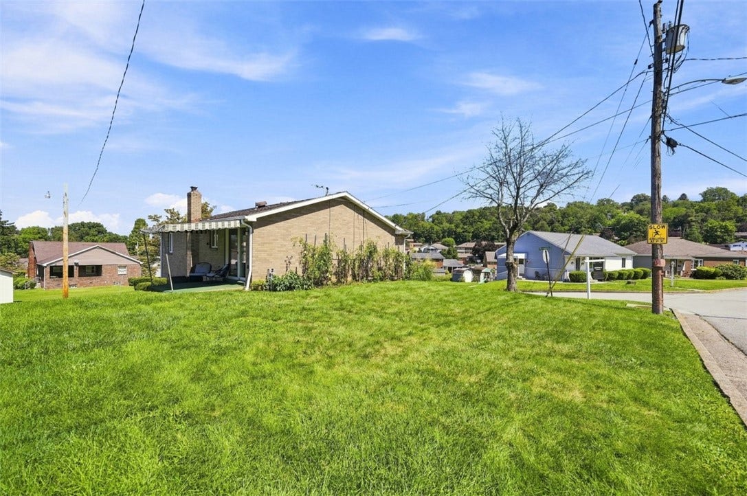 1011 Maryland Ave, Jeannette, PA 15644